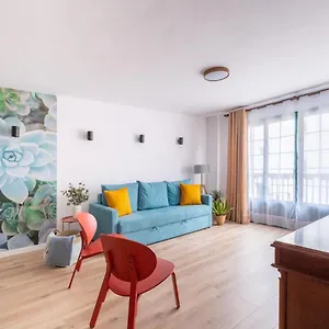 https://acogedor-apartamento-en-puerto-de-la-cruz.in-canary-islands.com